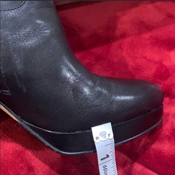 Black leather boots - Picture 6 of 11